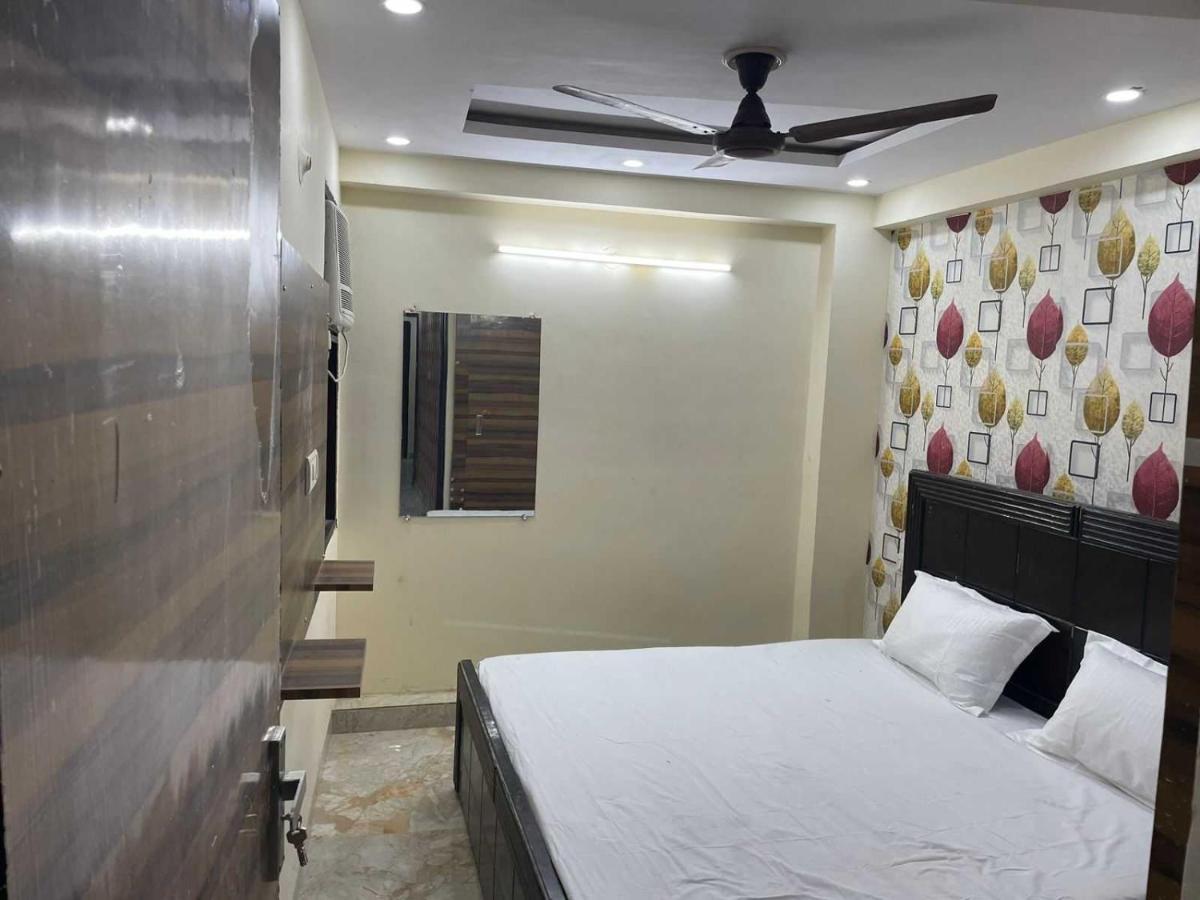 Hotel O Devansh Inn New Delhi Exterior photo